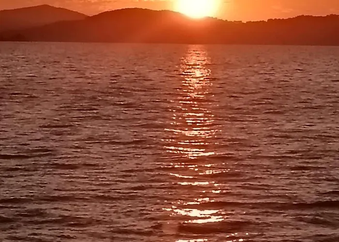 Lejlighed Bord De Hyères